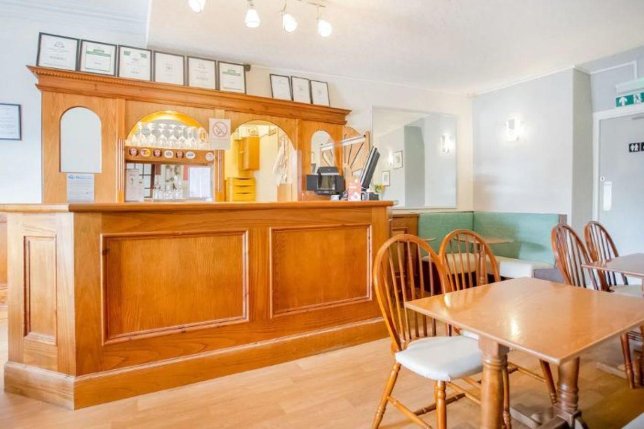 OYO Corner Hotel Carnoustie Eksteriør bilde