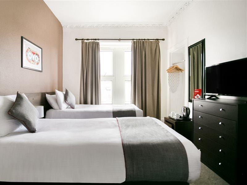 OYO Corner Hotel Carnoustie Eksteriør bilde