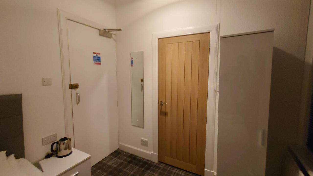 OYO Corner Hotel Carnoustie Eksteriør bilde