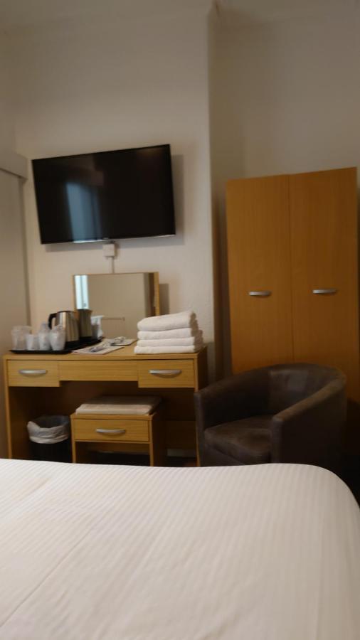 OYO Corner Hotel Carnoustie Eksteriør bilde