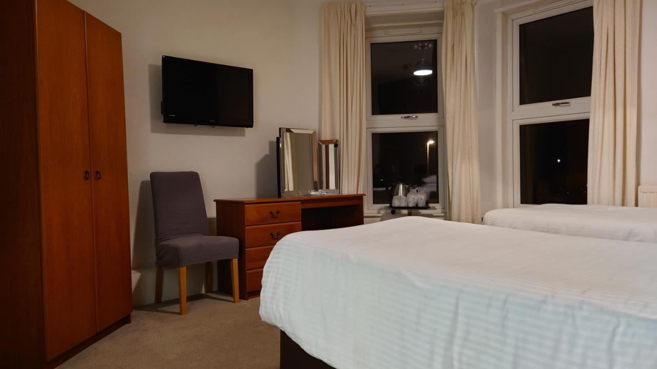 OYO Corner Hotel Carnoustie Eksteriør bilde