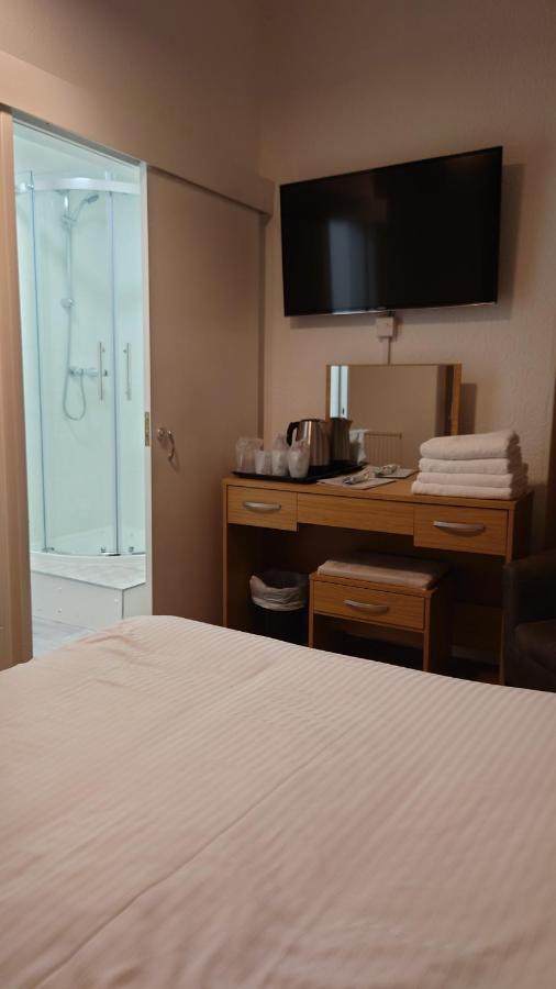 OYO Corner Hotel Carnoustie Eksteriør bilde