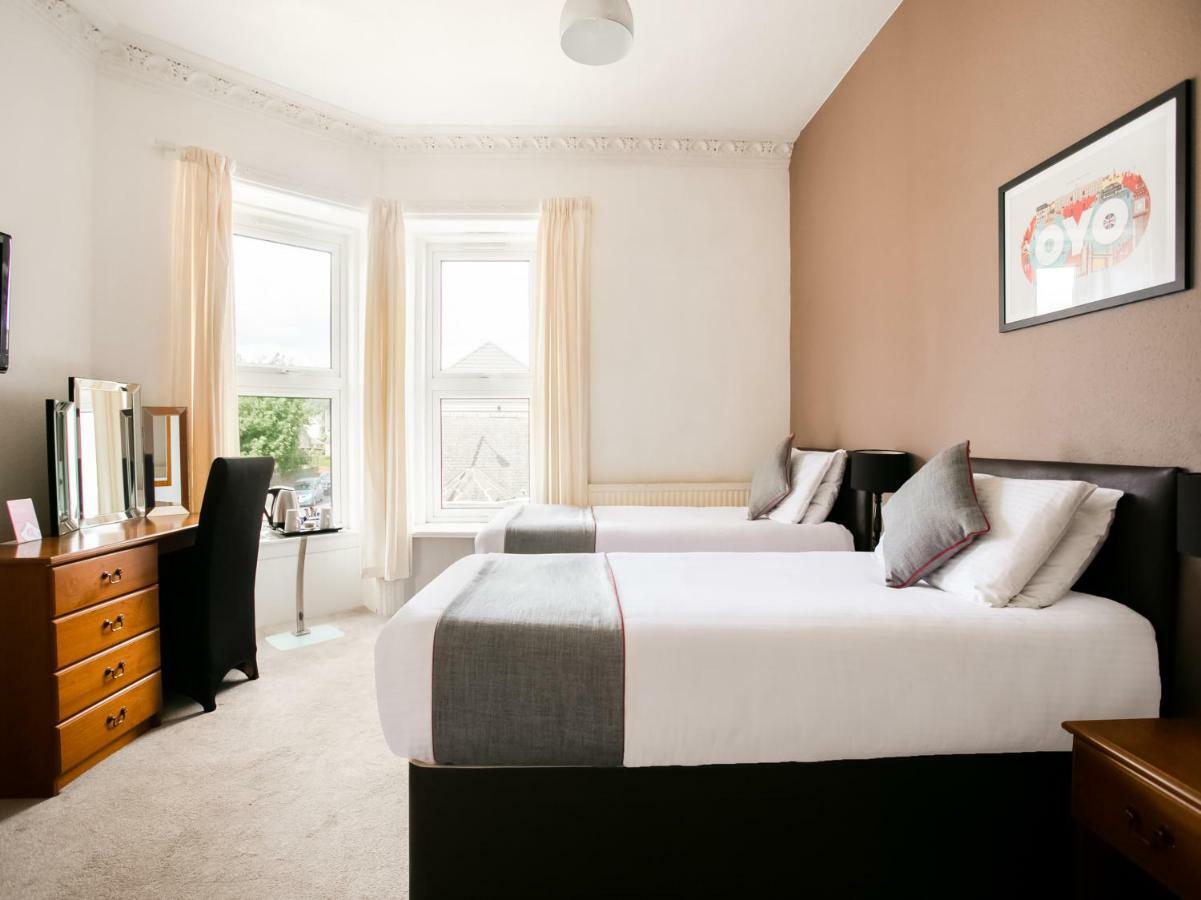 OYO Corner Hotel Carnoustie Eksteriør bilde