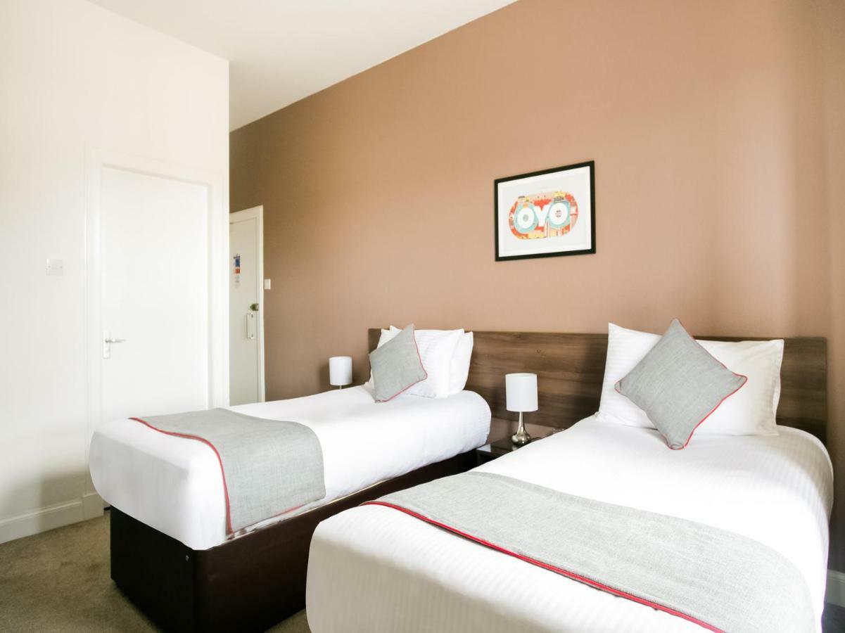 OYO Corner Hotel Carnoustie Eksteriør bilde
