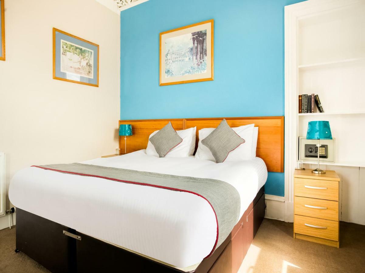 OYO Corner Hotel Carnoustie Eksteriør bilde