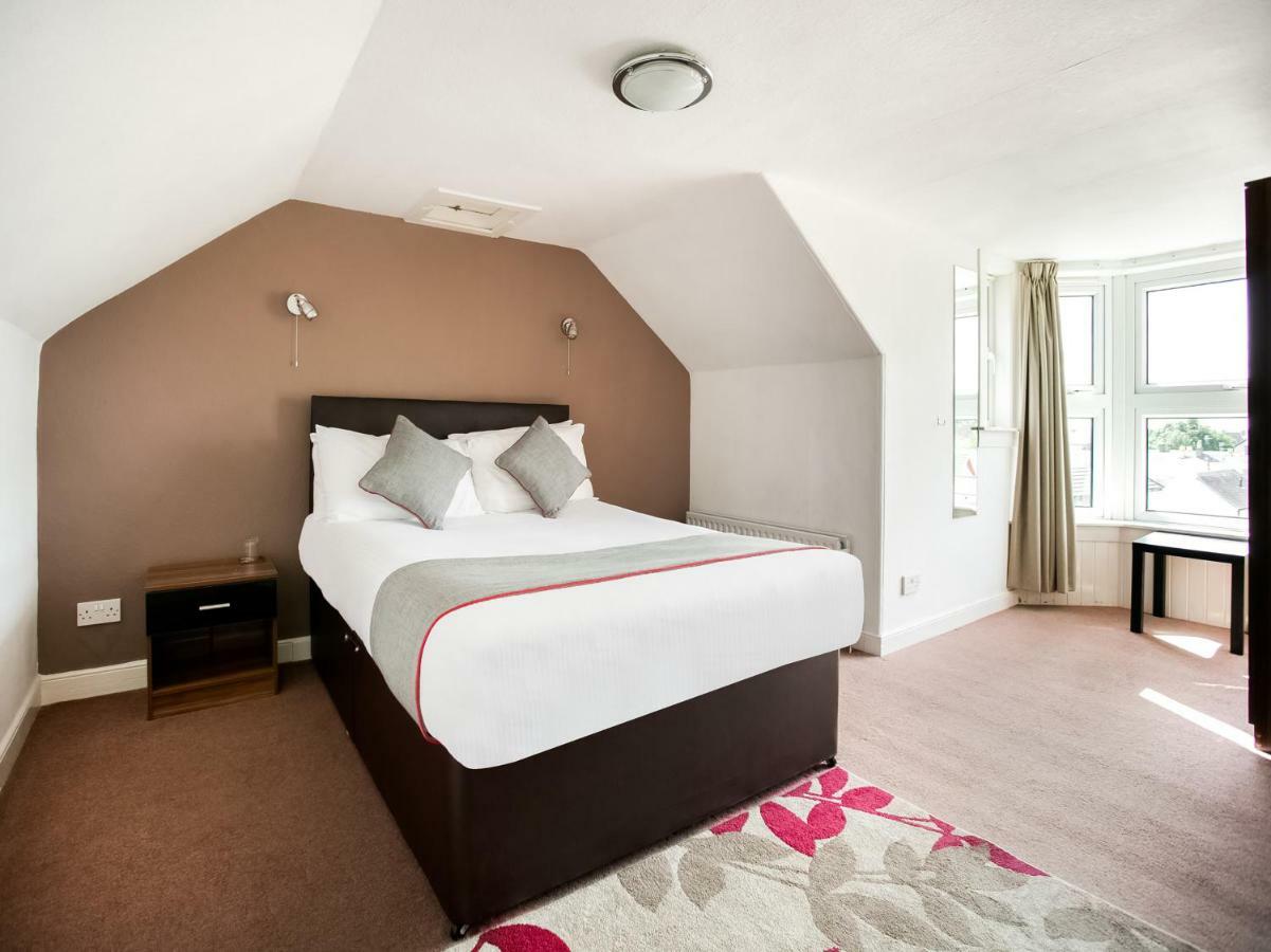 OYO Corner Hotel Carnoustie Eksteriør bilde
