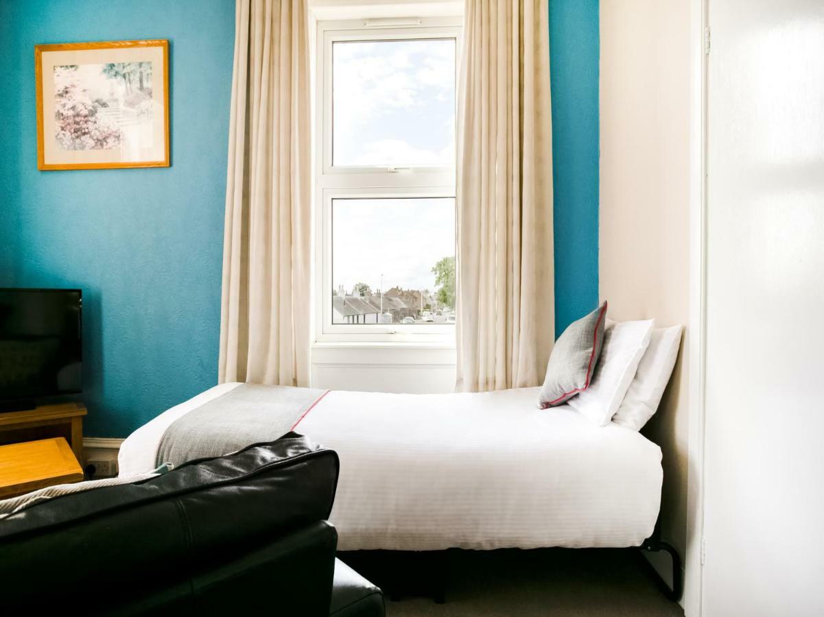OYO Corner Hotel Carnoustie Eksteriør bilde