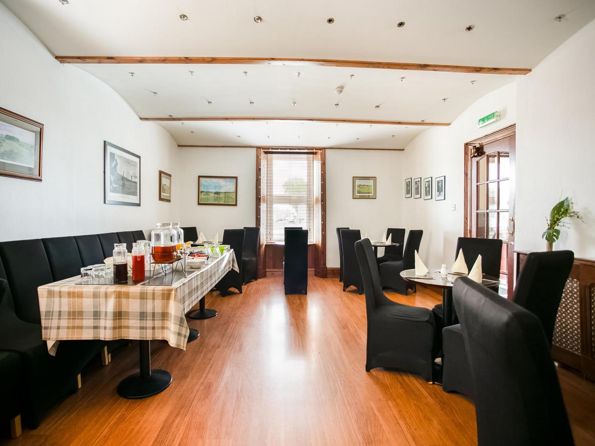 OYO Corner Hotel Carnoustie Eksteriør bilde