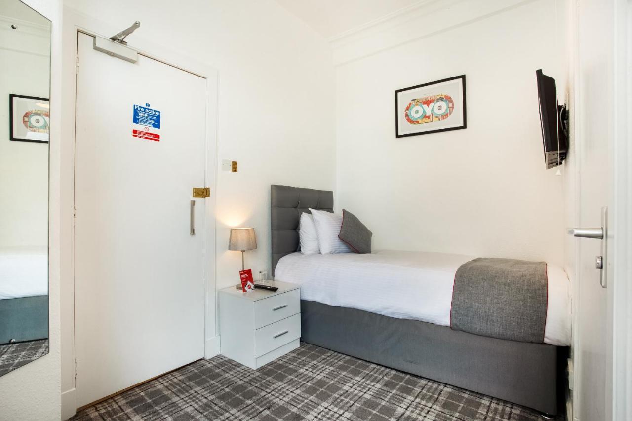 OYO Corner Hotel Carnoustie Eksteriør bilde